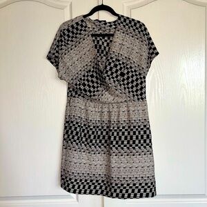 RDI geometric neutral print wrap short sleeve dress size Large Petite